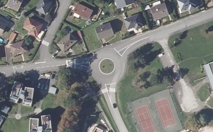Vue aérienne du Rond-point anonyme n°931191959