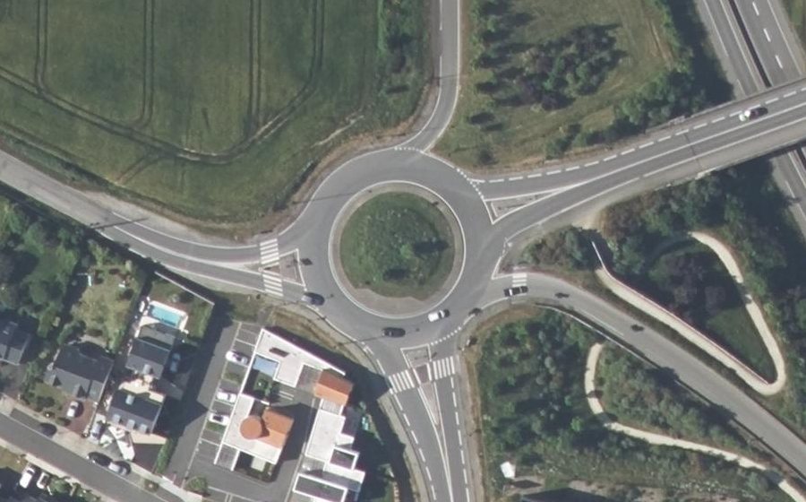 Vue aérienne du Rond-point anonyme n°93119899