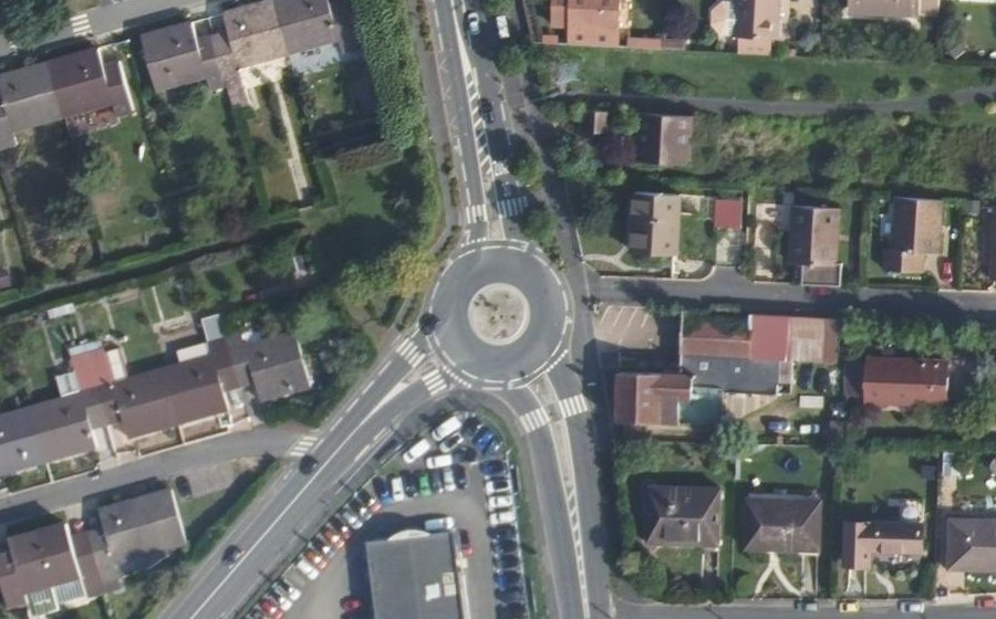 Vue aérienne du Rond-point anonyme n°93123142
