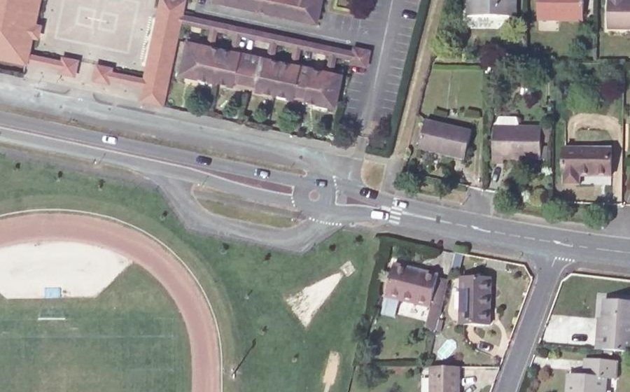 Vue aérienne du Rond-point anonyme n°931441950