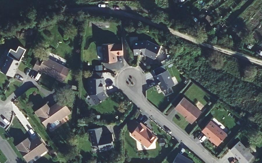 Vue aérienne du Rond-point anonyme n°93146453