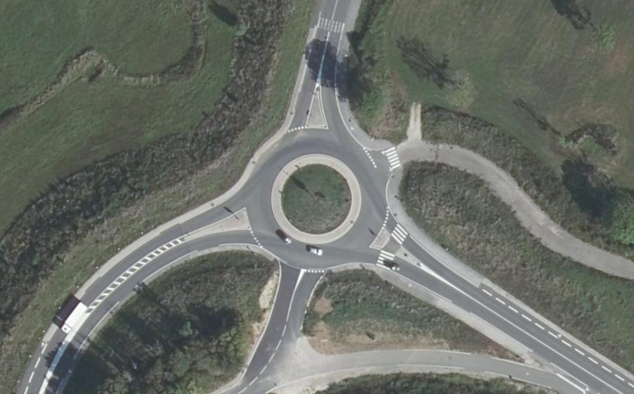 Vue aérienne du Rond-point anonyme n°931800196