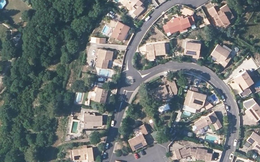 Vue aérienne du Rond-point anonyme n°932104401