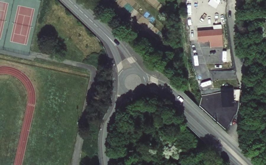 Vue aérienne du Rond-point anonyme n°932450354