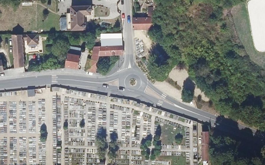 Vue aérienne du Rond-point anonyme n°93324450