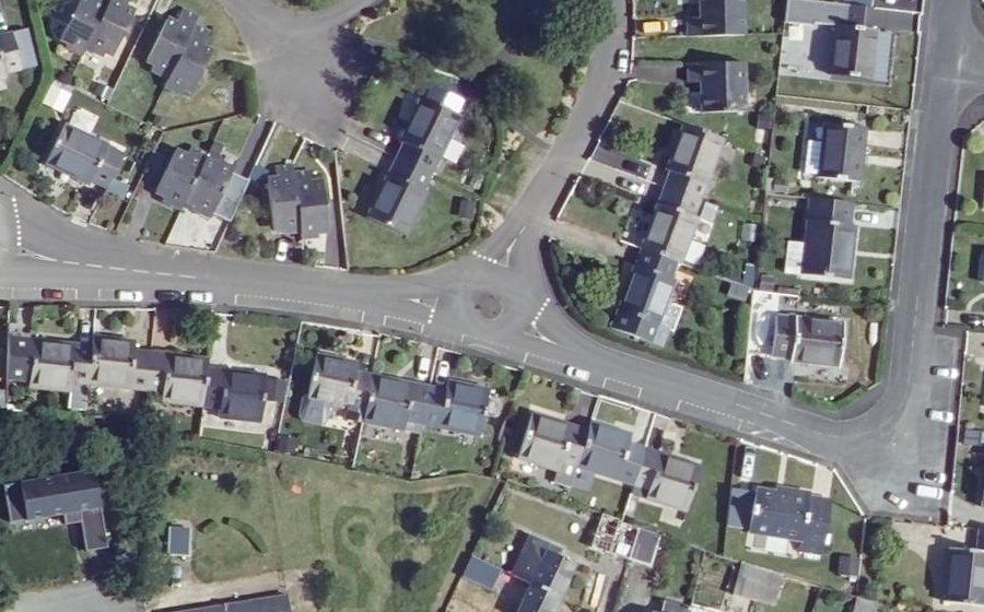 Vue aérienne du Rond-point anonyme n°93324460