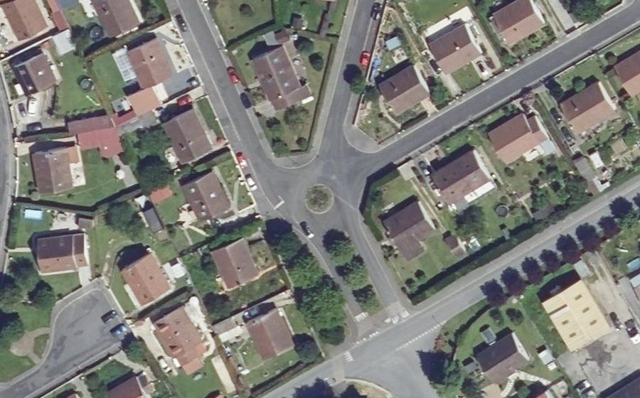 Vue aérienne du Rond-point anonyme n°93353368