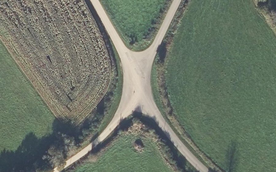 Vue aérienne du Rond-point anonyme n°933850827
