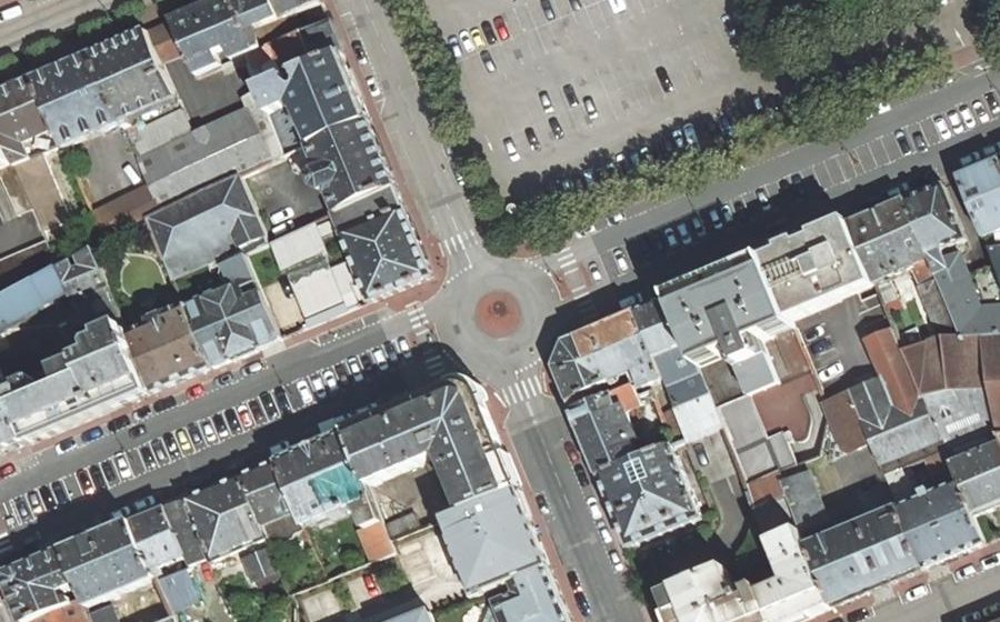 Vue aérienne du Rond-point anonyme n°93396923