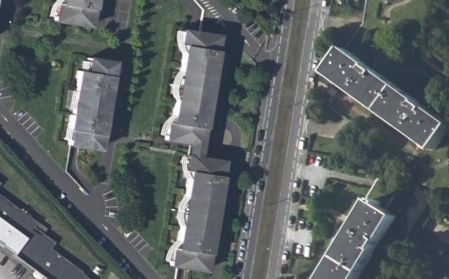 Vue aérienne du Rond-point anonyme n°93402950