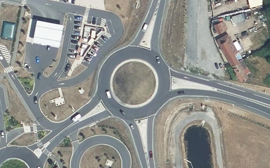 Vue aérienne du Rond-point anonyme n°934456697