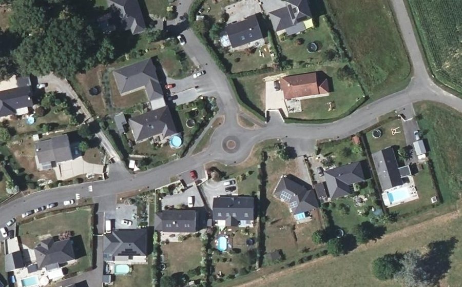 Vue aérienne du Rond-point anonyme n°934668235