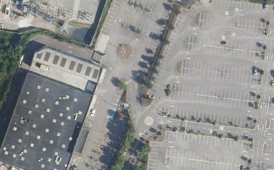 Vue aérienne du Rond-point anonyme n°93508588