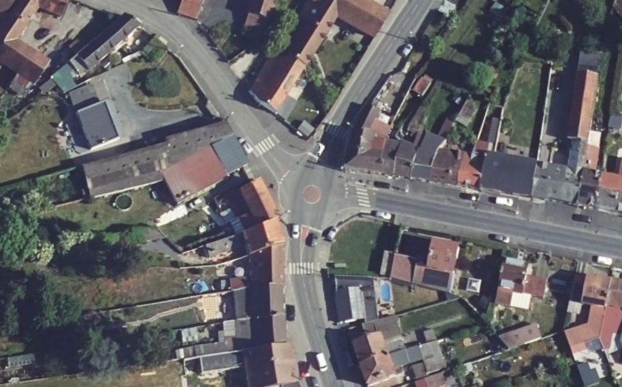 Vue aérienne du Rond-point anonyme n°935288877