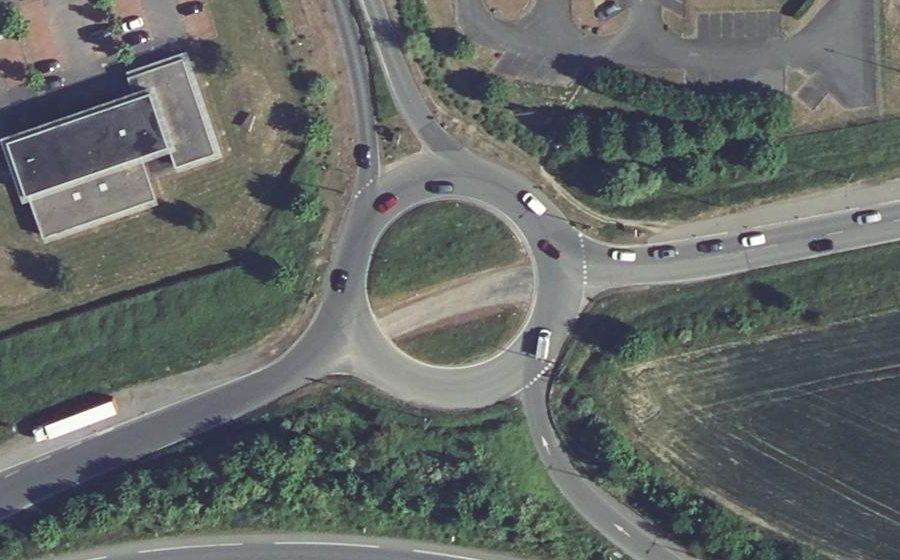 Vue aérienne du Rond-point anonyme n°935756339