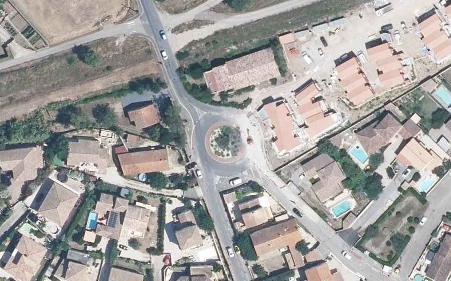 Vue aérienne du Rond-point anonyme n°93591837