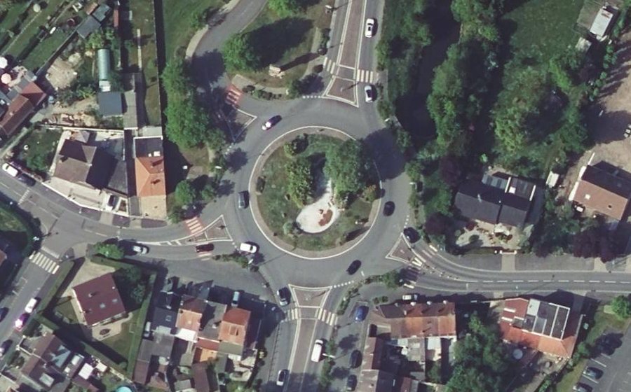 Vue aérienne du Rond-point anonyme n°936300210