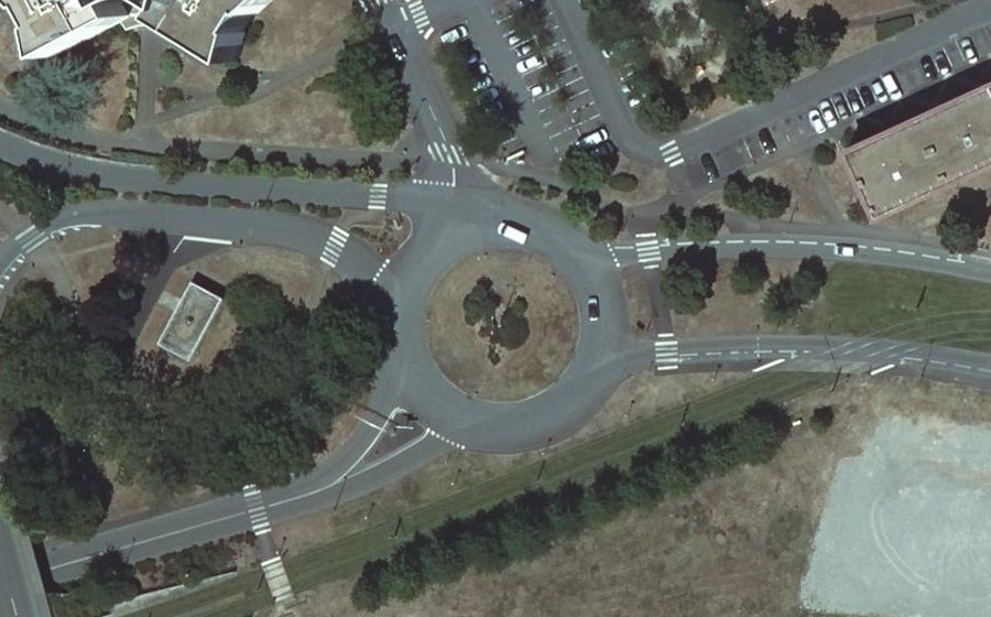Vue aérienne du Rond-point anonyme n°9363914
