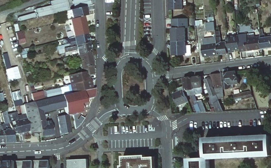 Vue aérienne du Rond-point anonyme n°9365021