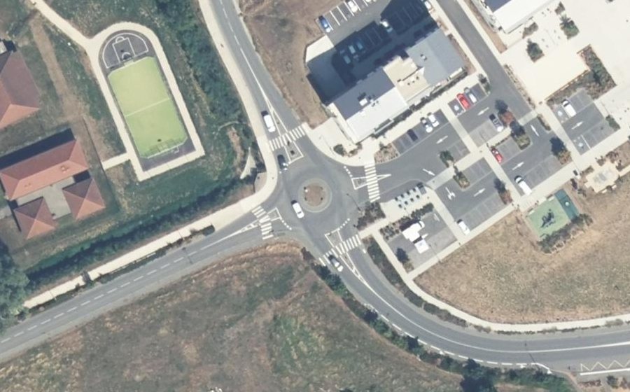 Vue aérienne du Rond-point anonyme n°936526173