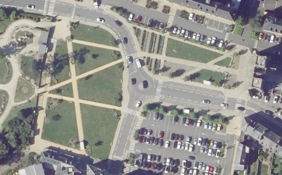 Vue aérienne du Rond-point anonyme n°936914147