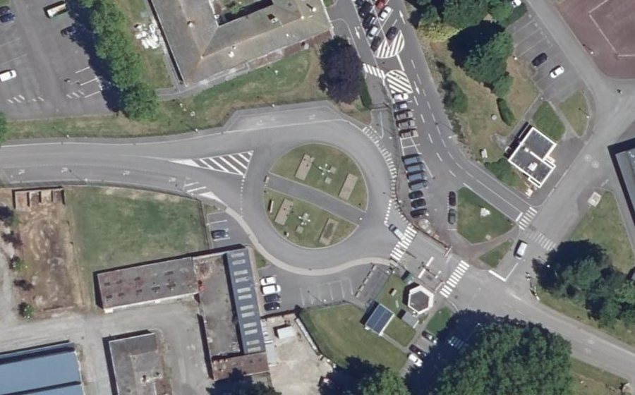 Vue aérienne du Rond-point anonyme n°937015821