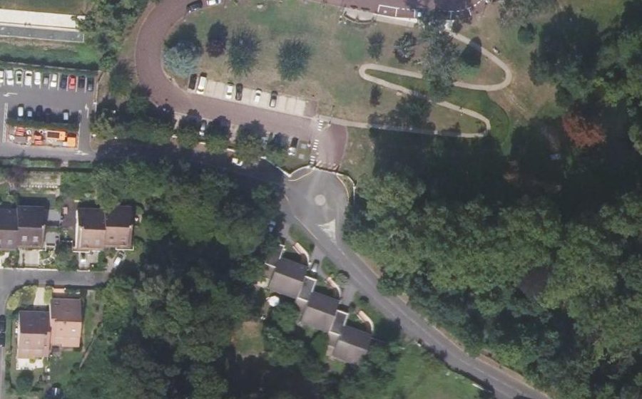 Vue aérienne du Rond-point anonyme n°937083431