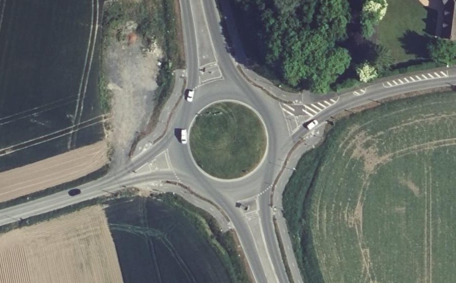 Vue aérienne du Rond-point anonyme n°937083764