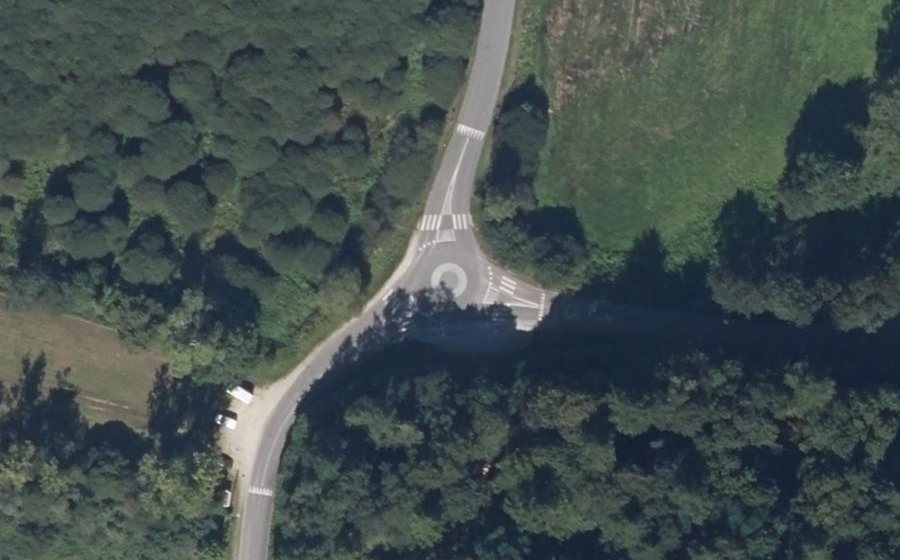 Vue aérienne du Rond-point anonyme n°937255557