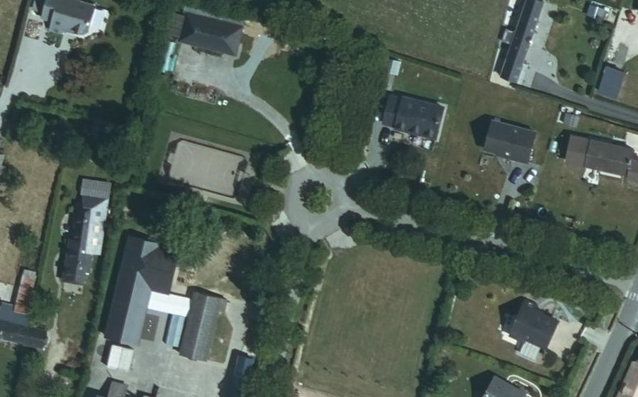 Vue aérienne du Rond-point anonyme n°937423984