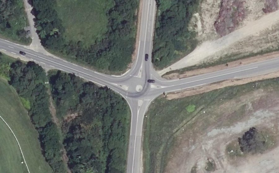 Vue aérienne du Rond-point anonyme n°937547265