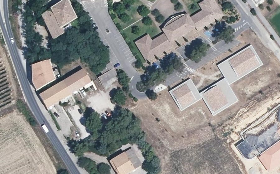 Vue aérienne du Rond-point anonyme n°937737123