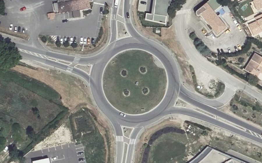 Vue aérienne du Rond-point anonyme n°938019559