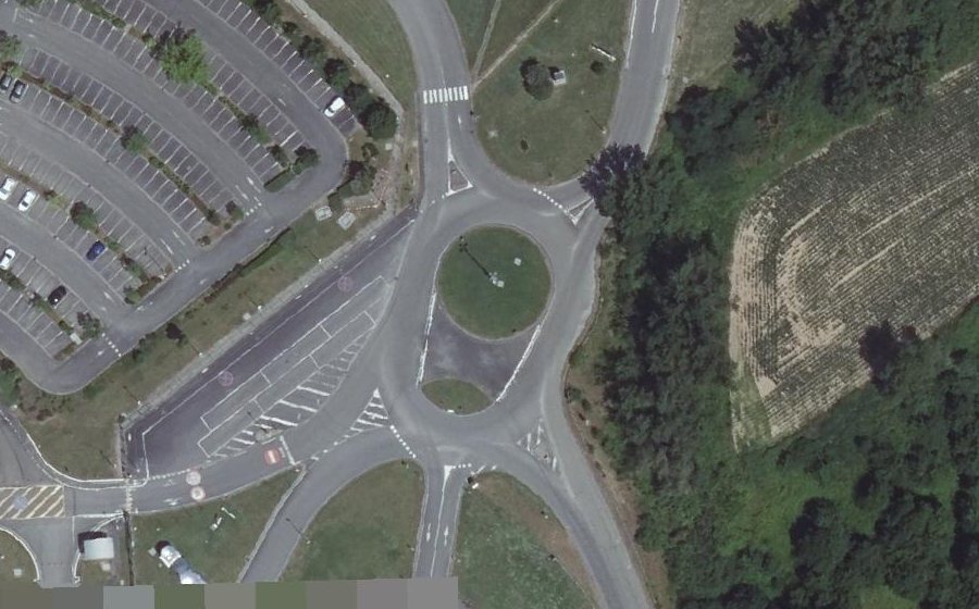 Vue aérienne du Rond-point anonyme n°938043046