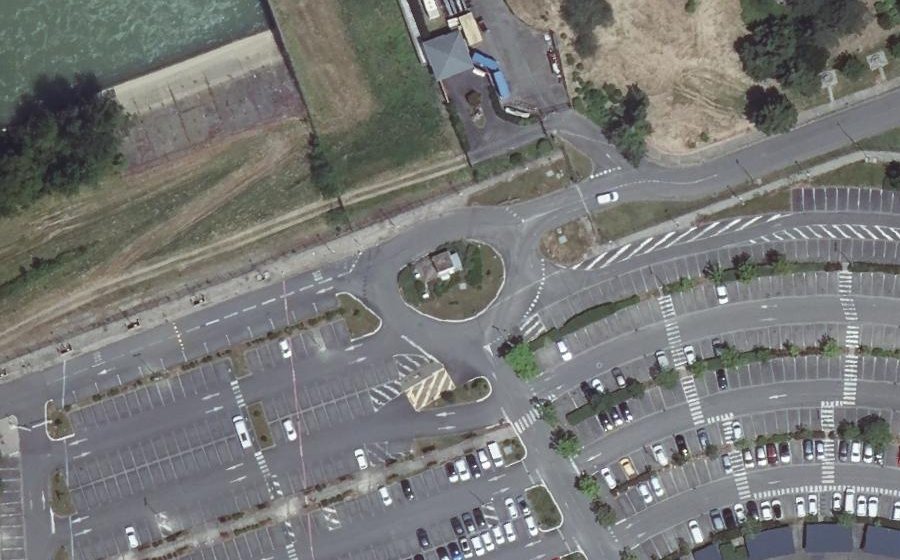 Vue aérienne du Rond-point anonyme n°938044392
