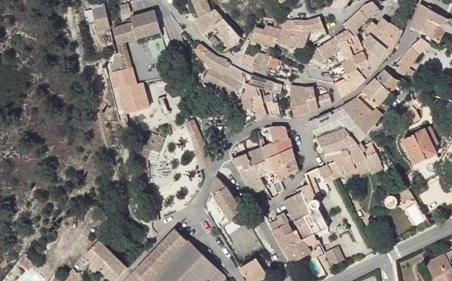 Vue aérienne du Rond-point anonyme n°93809148