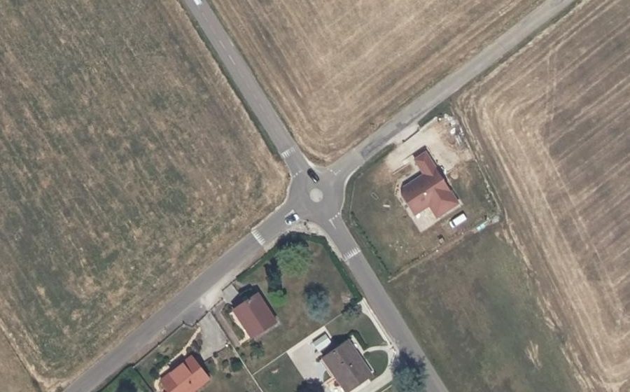 Vue aérienne du Rond-point anonyme n°938141770
