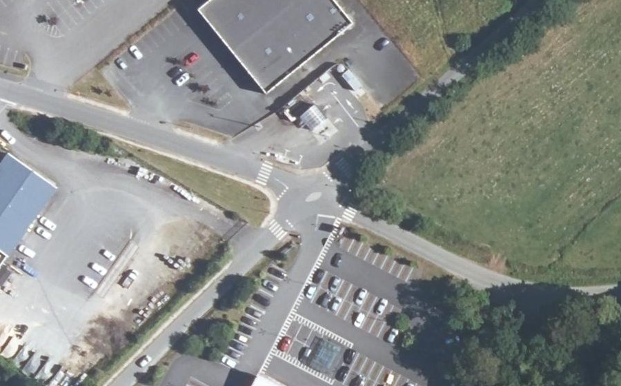 Vue aérienne du Rond-point anonyme n°938163008