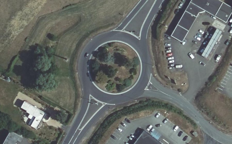 Vue aérienne du Rond-point anonyme n°9383062
