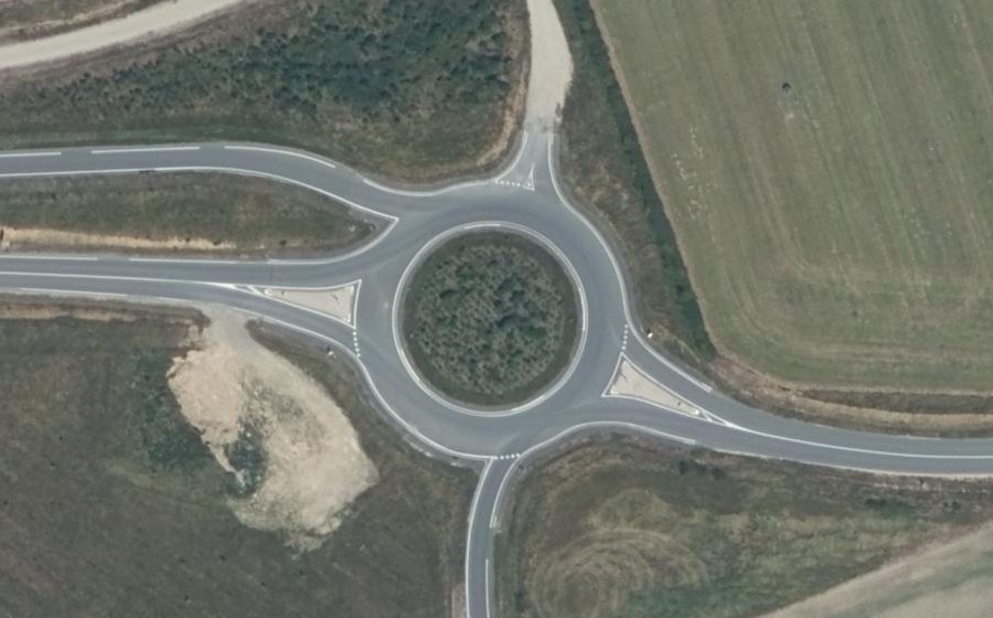 Vue aérienne du Rond-point anonyme n°938415946