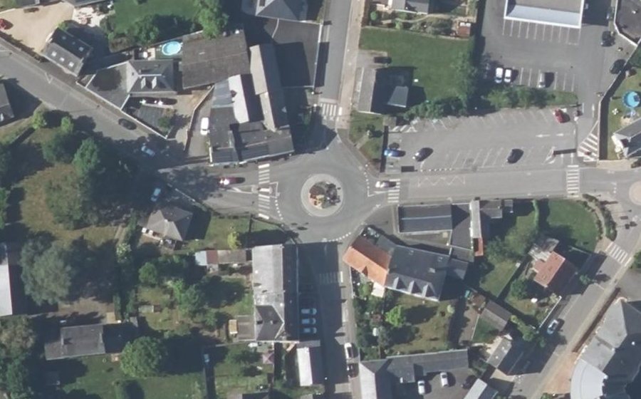 Vue aérienne du Rond-point anonyme n°93900675