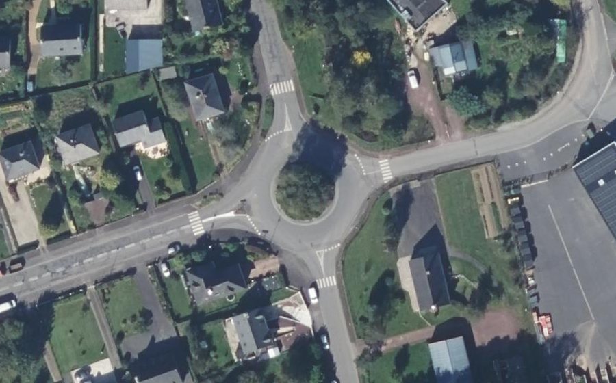Vue aérienne du Rond-point anonyme n°9398646