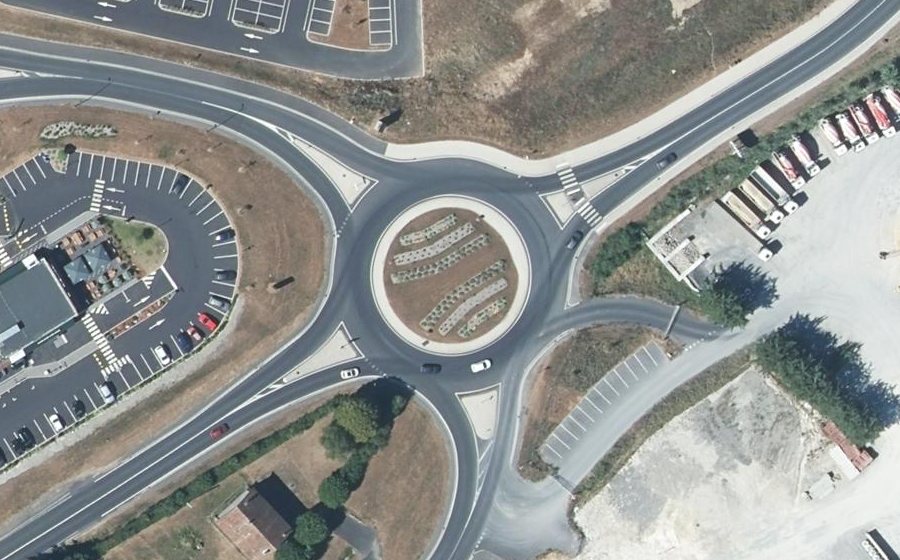 Vue aérienne du Rond-point anonyme n°940077605