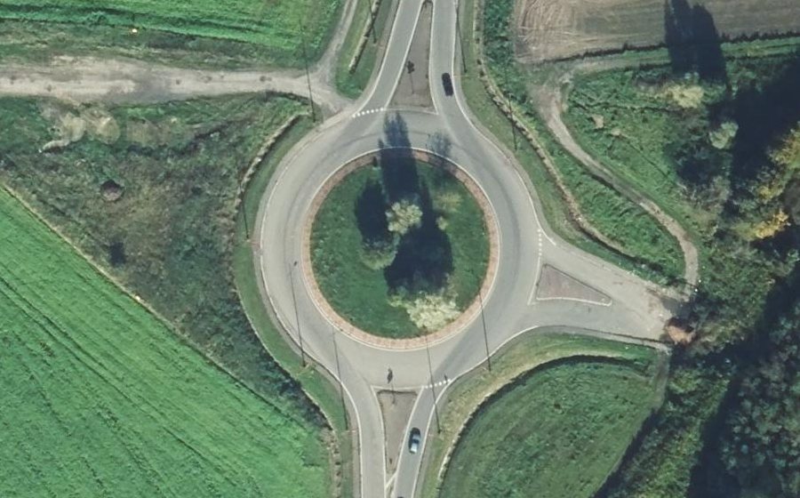 Vue aérienne du Rond-point anonyme n°940179214