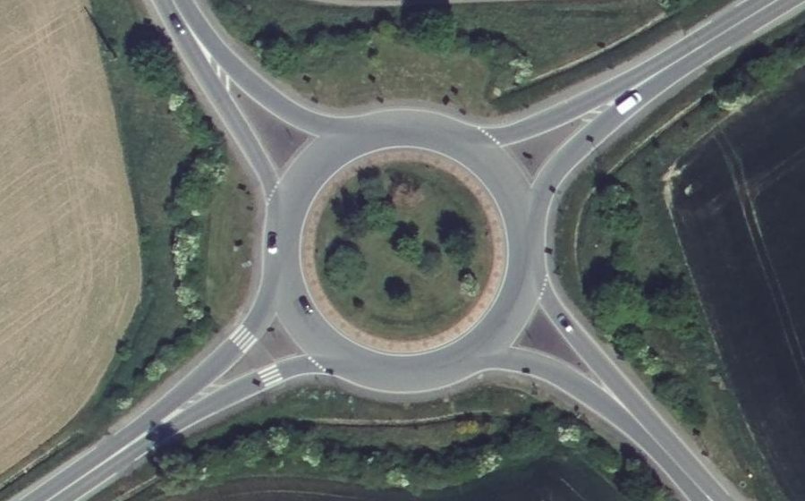 Vue aérienne du Rond-point anonyme n°940179228