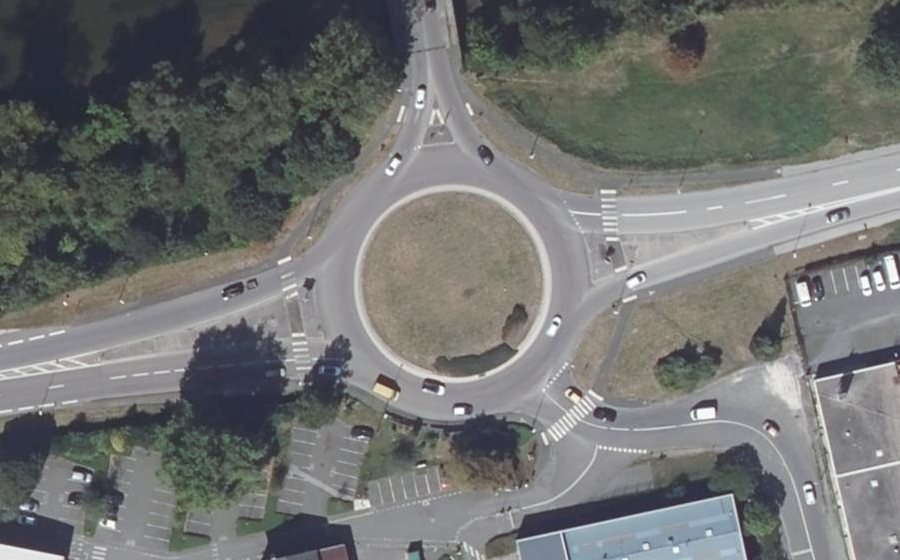 Vue aérienne du Rond-point anonyme n°9402759