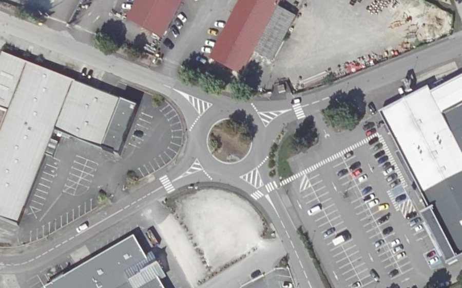 Vue aérienne du Rond-point anonyme n°9402781