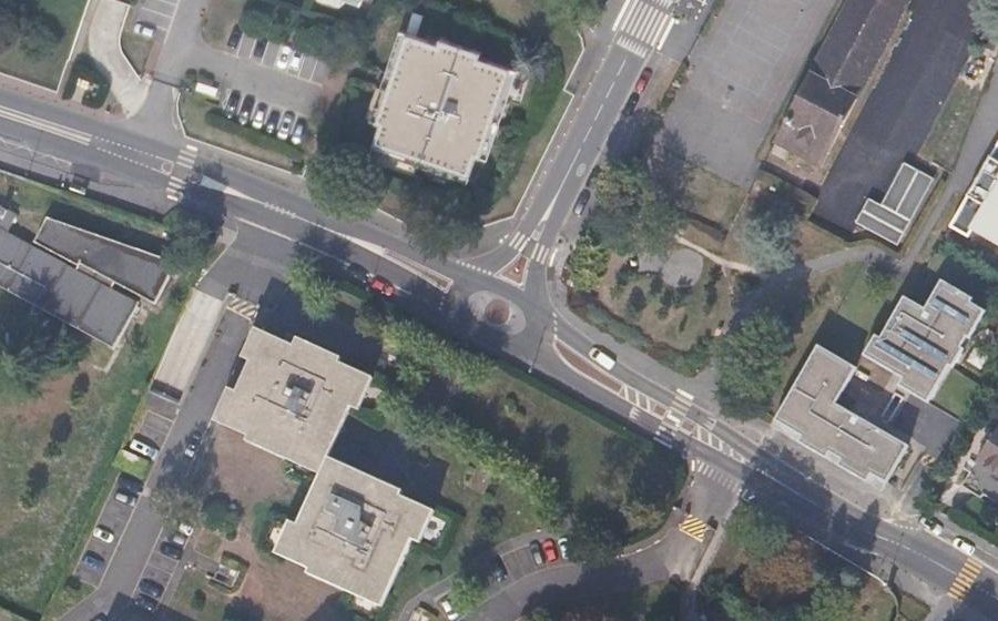 Vue aérienne du Rond-point anonyme n°940439835