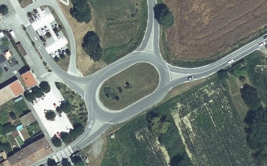 Vue aérienne du Rond-point anonyme n°940774974