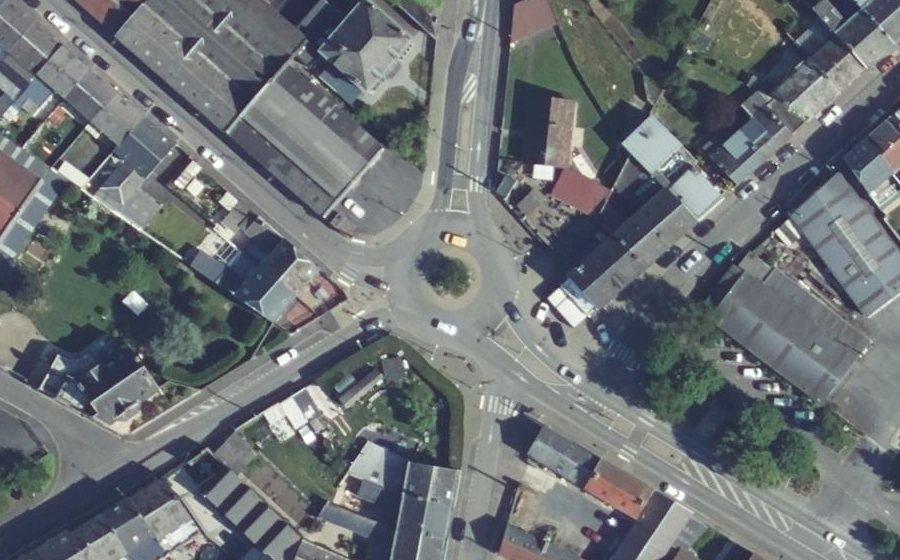Vue aérienne du Rond-point anonyme n°940987279